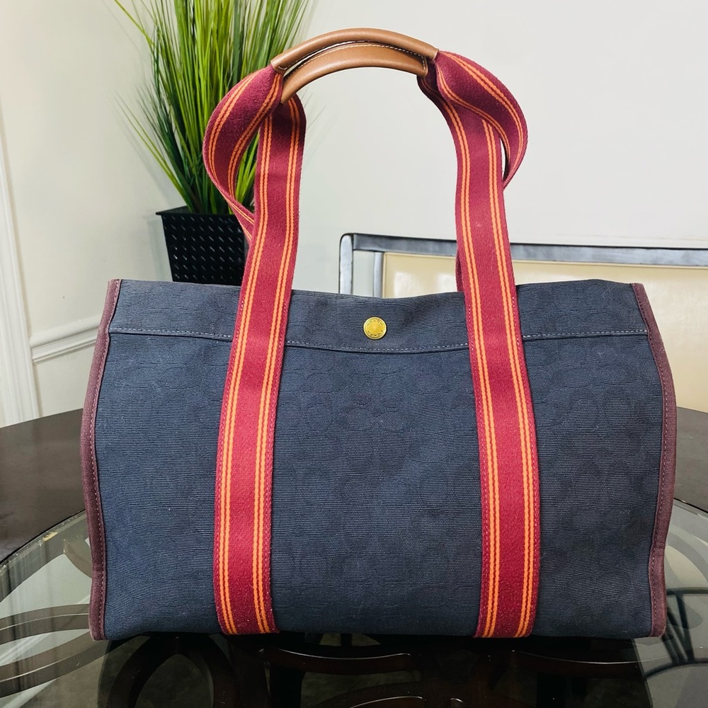 COACH Spin Tote 42 Signature Jacquard in Black/Red - Picture 8 of 12